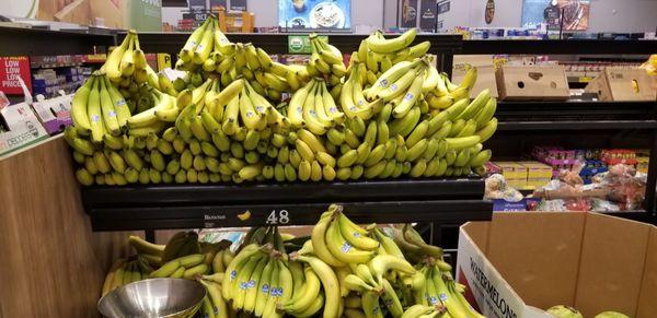 Doesn't not properly place items on shelf. Mixing gmo banana with organic.  I looked through pile.. No. Organic bannas