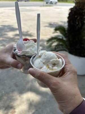 Hot fudge sunday and small cup with banana pudding and oatmeal cream pie