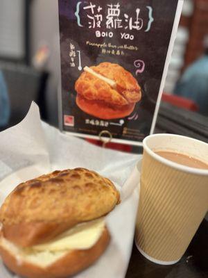 Best pineapple bolo buns with butter slab & milk tea combo!