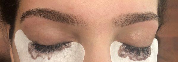 Eyebrow tinting