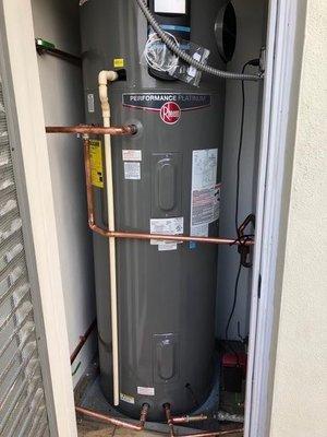 The new water heater than was installed.