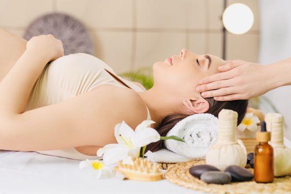 pregnant  massage with facial massage