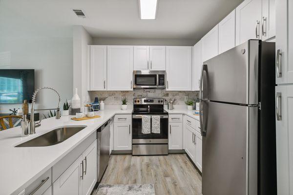 Newly renovated modern kitchen in Saraland, Alabama at The Oakley at Saraland