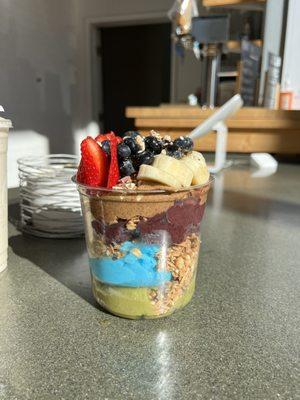 Make Your Own Açaí Bowl: bases- Matcha, Blue Majik, Açaí; Toppings: Blueberry, strawberry, banana, almond, almond butter 5/5