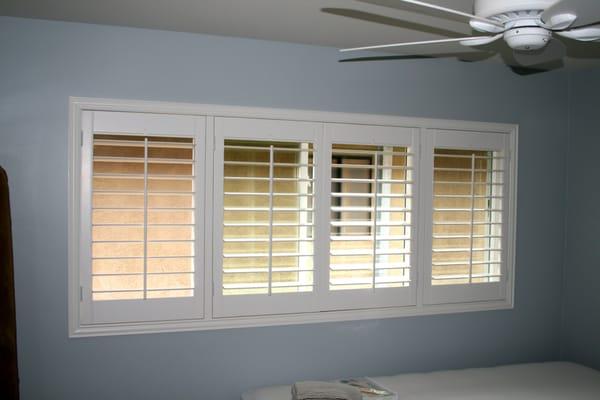 Traditional Shutters, 3.5" louvers, inside mount z-frame, with double t-posts.