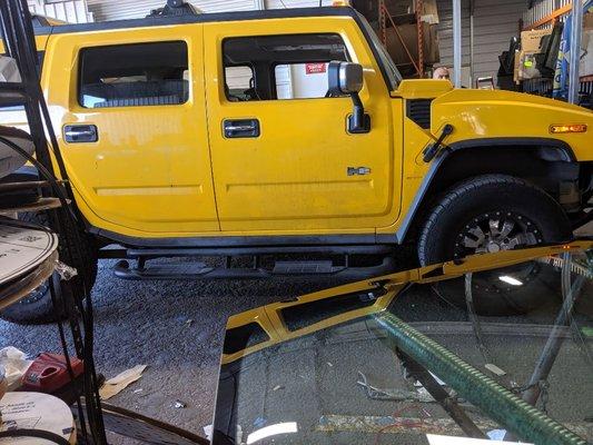 HUMMER new windshield installation