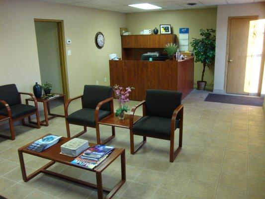 Main lobby, front desk & reception area.