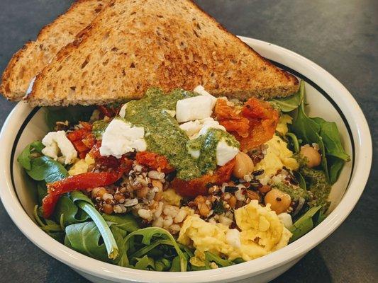 Protein bowl with toast