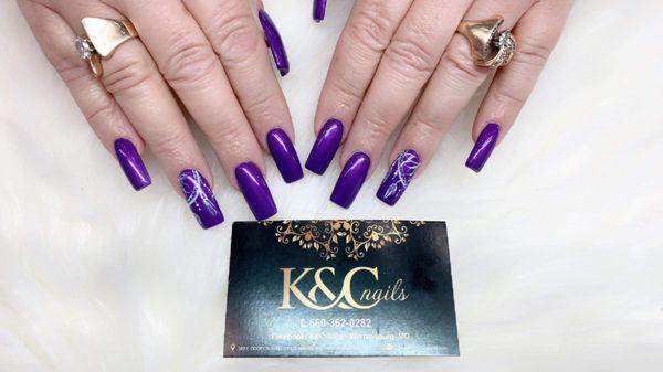 Purple nails with dream catcher designs make your nails become more mysterious! Come and discover K&C nails!