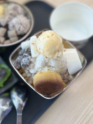 Pudding and Q Mochi Milk Shaved Ice