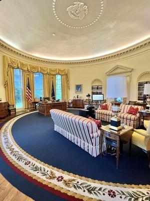 Replica of the Oval Office.