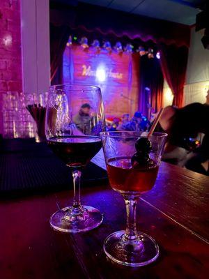 Pinot and a Manhattan pair well with live music.