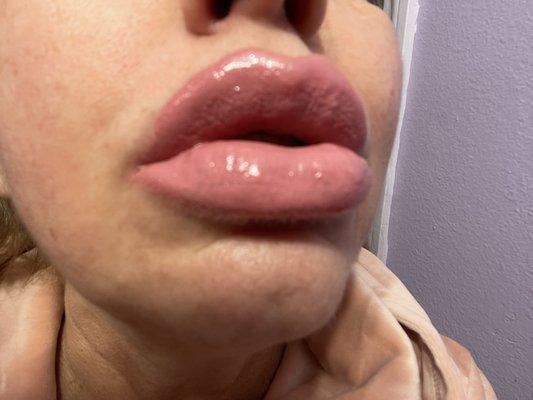 Beautiful lips by Jasmine