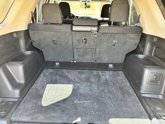 '13 toyota 4Runner pet hair removal + interior detail