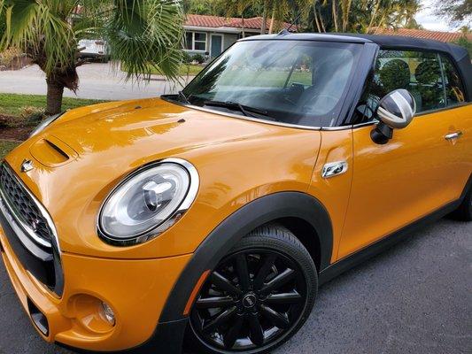 Like new Mini convertible