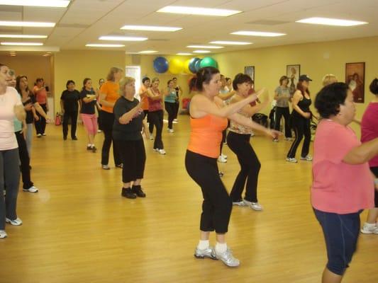 Students working out at South Bay Jazzercise Fitness Center