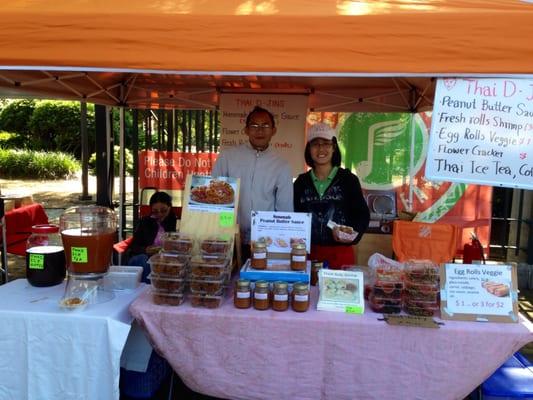 DON'T MISS THE 6 FOR $4 VEGGIE EGG ROLLS!  These babies are the festival's hidden gems, & are what the other vendors munch on.