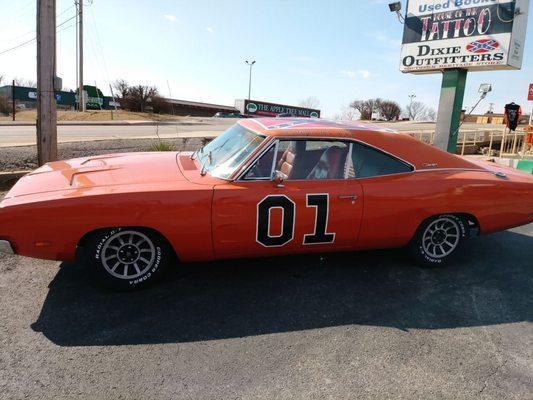 General Lee, Dixie Outfitters Branson MO. YEE HAWW!!!