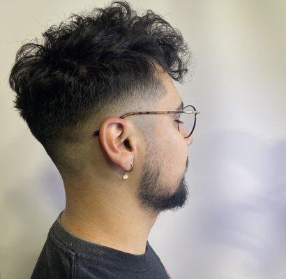 Low fade, curly texture