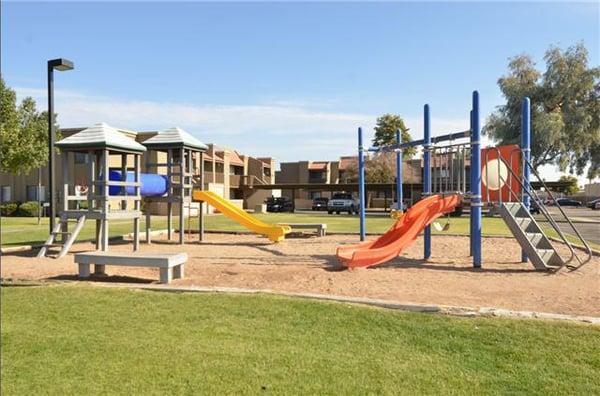 Acacia Pointe Apartments in Glendale, AZ - Playground