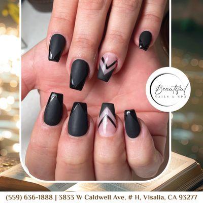 Fall's favorite look: black matte nails! Effortlessly cool and perfect for that moody autumn vibe.