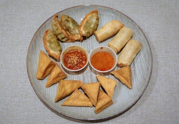 Vegetable dumplings, vegetable spring rolls, crispy tofu - very good