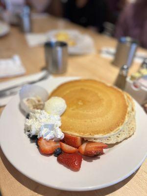 Berry Pancakes with Nuts