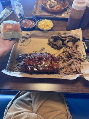 2 meat combo crumbling bbq Beef Brisket Plate, driest most unflavored Pulled Pork