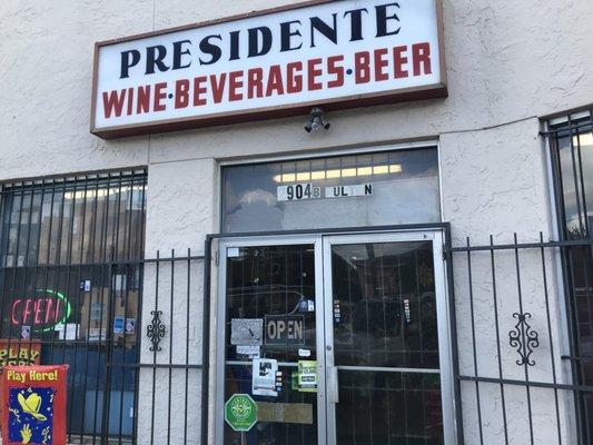 Presidente Liquor Store