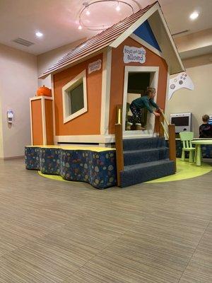 Kids playhouse