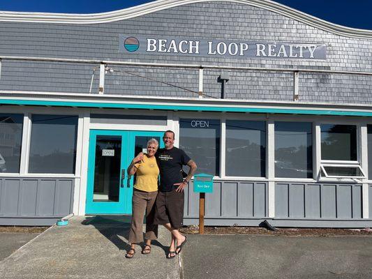 friends from Las Vegas stopped by on their Oregon Coast road trip to say hi!