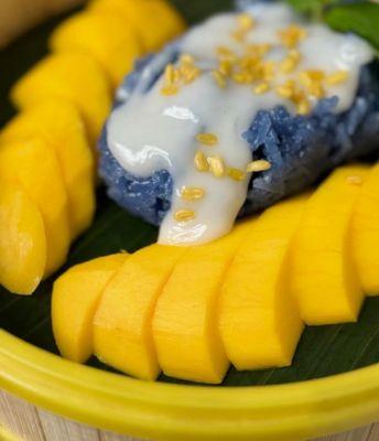 Thai Sweet Sticky Rice with Sweet Mango