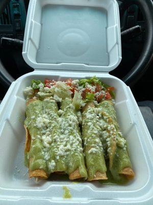 Flautas de pollo!