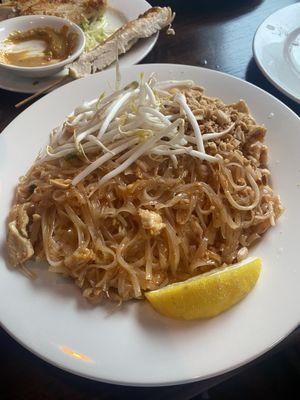 Pad Thai Dinner with chicken