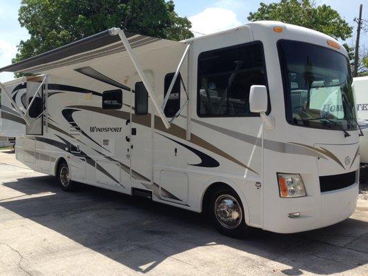 2012 Fourwinds 32A