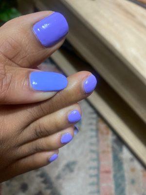 Paint doesn't cover entire nail and inconsistent paint job.