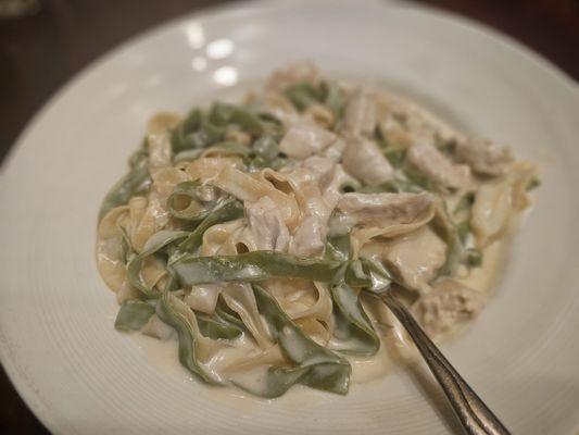 Fettuccine Alfredo with chicken