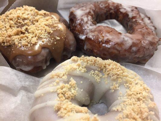 Top left: apple cider, bottom: super cake vanilla, top right: regular cruller