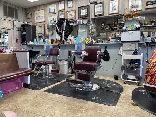 A small shop decorated with antique family heirlooms