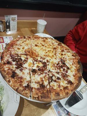 1/2 bacon pizza