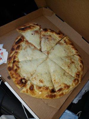 Large cheese stuffed crust