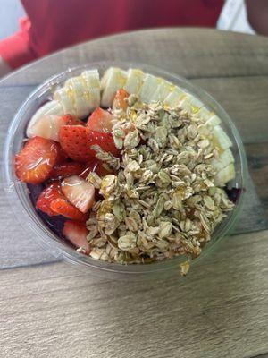 Acailicious Bowl, no coconut, add strawberries