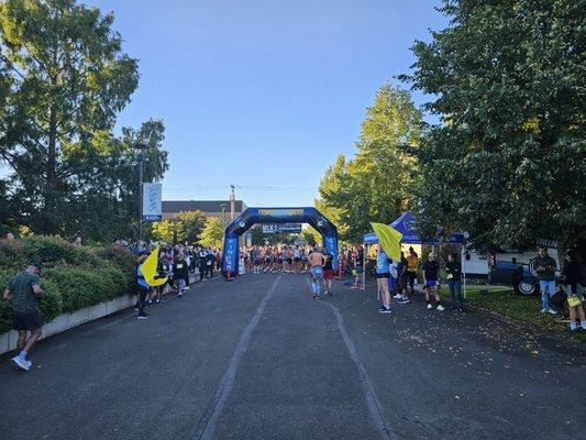 Starting Line, 15K runners!