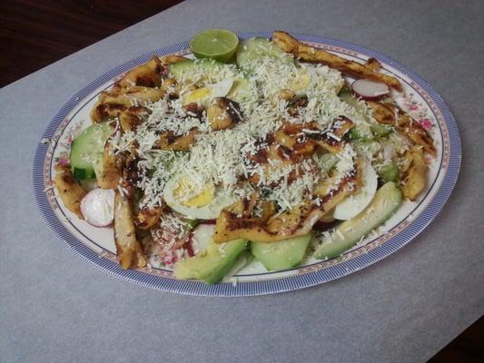 Ensalada de pollo. Chicken salad.