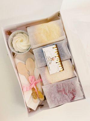 Wedding cake tasting box