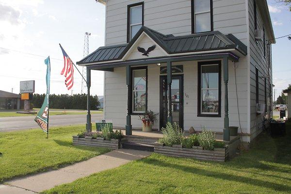 E Cig Impressions ~ Shop Front ~
 Hwy 61 + Middle St, Mediapolis, Iowa