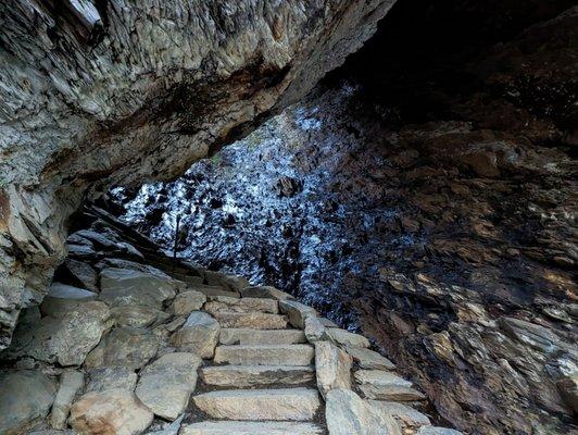 Alum Cave Trail to Mount LeConte | Instagram: @telephonesmoothie