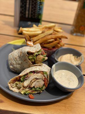 Sweet & Spicy Chicken Wrap PERi Chips with PERinaise