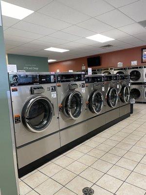 Clean Laundromat