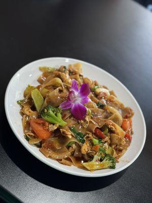 Drunken noodles with chicken. 10/10 would order again and again!
 
 Warning: This is a big dish and enough for 1.5-2 people or meals!